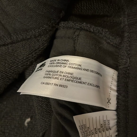 NWOT Roots Beaver Canoe Sweatsuit Gender Free - Picture 10 of 10